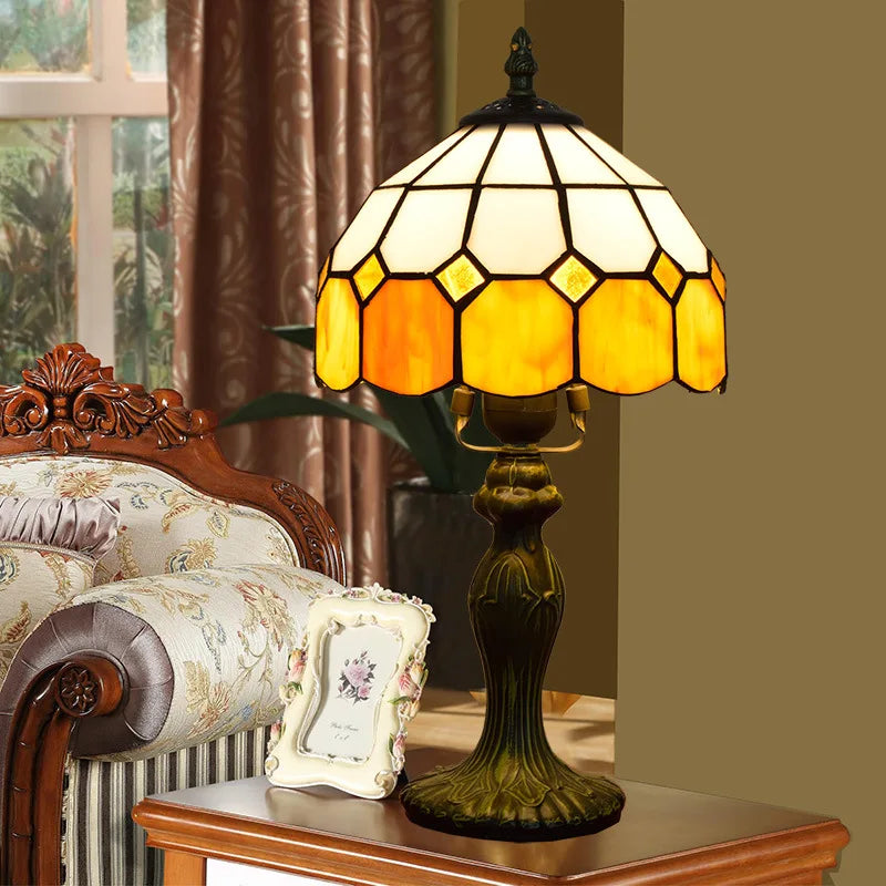 European Style Table Lamp Stained Glass Reading Light Small Room Decorate Lamp for Home Living Room Nightstand Bedroom Office