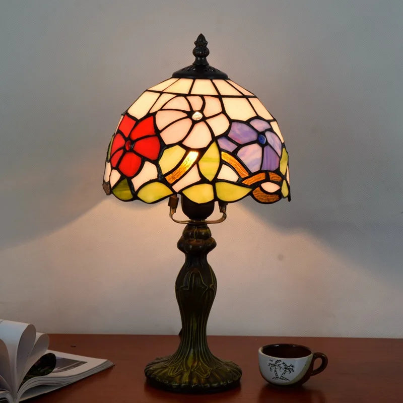 European Style Table Lamp Stained Glass Reading Light Small Room Decorate Lamp for Home Living Room Nightstand Bedroom Office