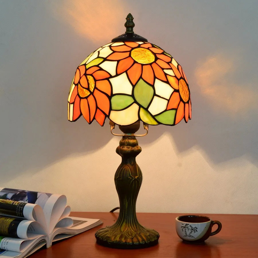 European Style Table Lamp Stained Glass Reading Light Small Room Decorate Lamp for Home Living Room Nightstand Bedroom Office